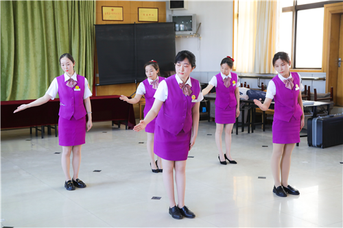 以禮展風(fēng)采，以技促服務(wù)——我院后勤服務(wù)保障系統(tǒng)成功舉辦禮儀服務(wù)技能比武大賽